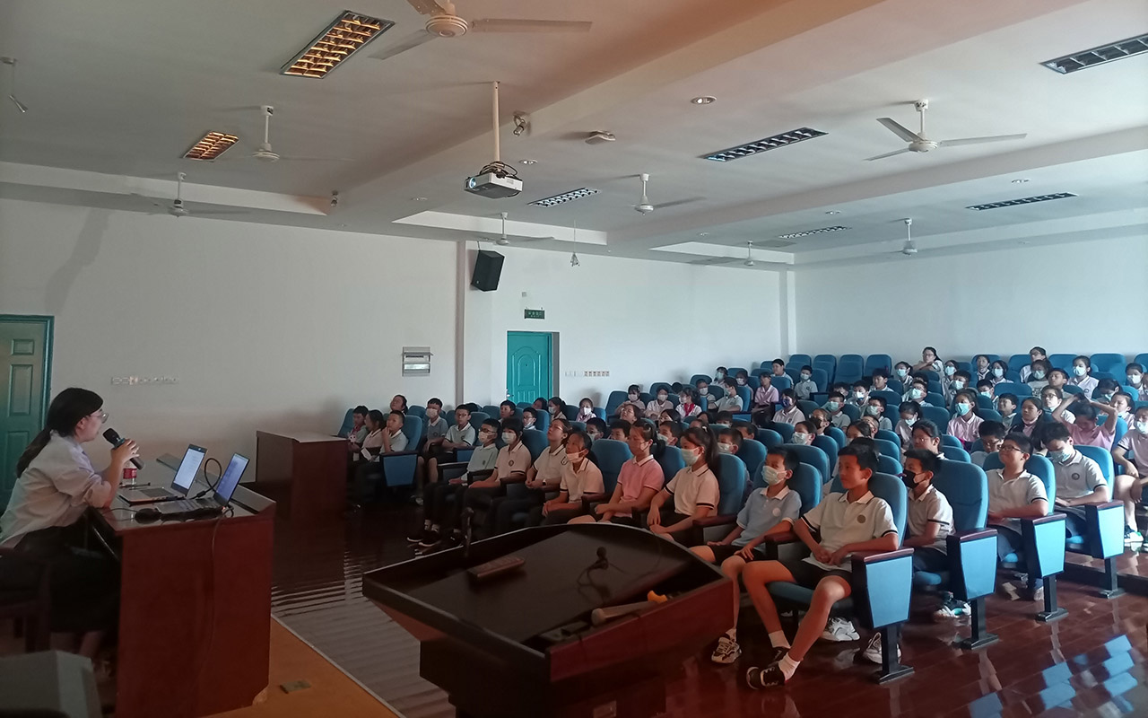 阿瓦提高钱小学